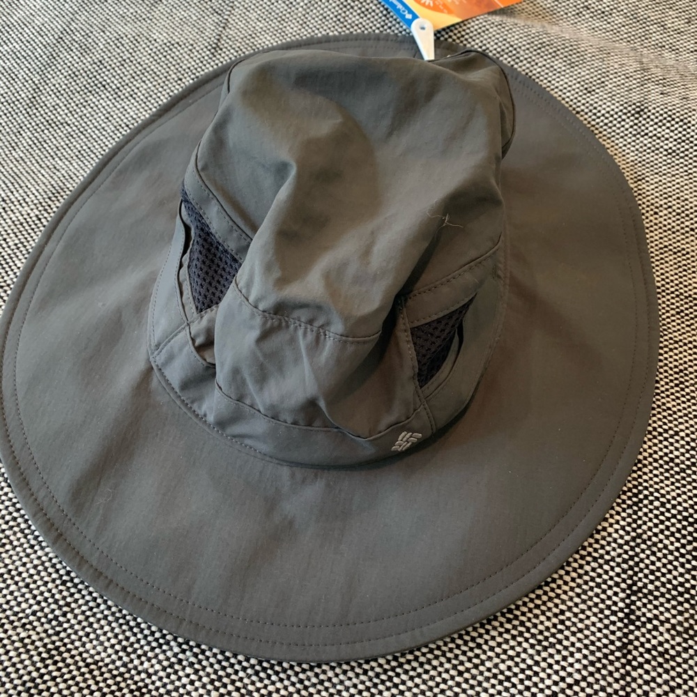 NWT Columbia Hat